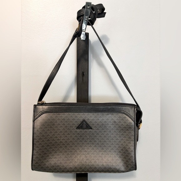 Liz Claiborne Handbags - LIZ CLAIBORNE Black Gray Leather Crossbody Bag Vintage